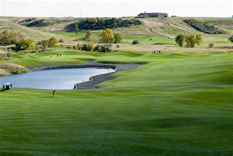 Dakota's Golfing Landscape: Where Magic Meets Green